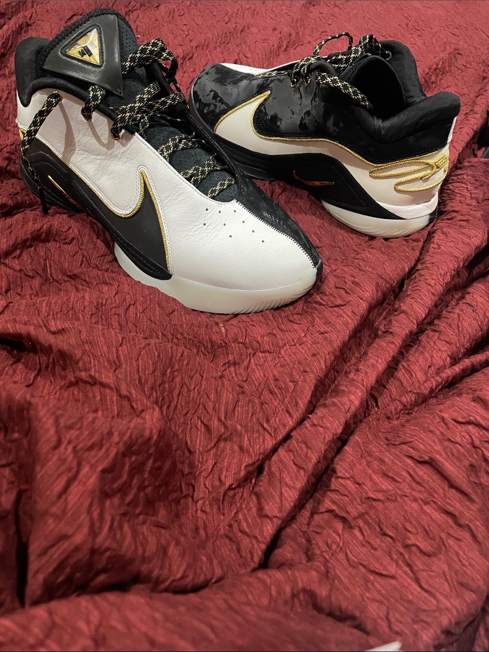 Nike LeBron 22 
Mogul (New)
Men's Black & White Athletic Shoes with Gold Accents
